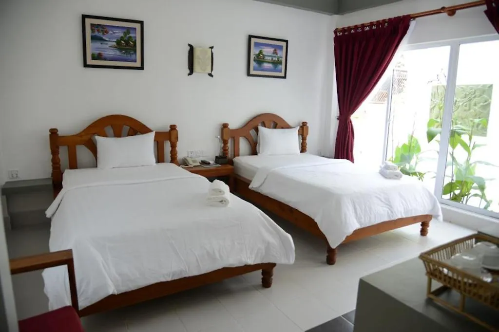 Ropanha Boutique Hotel Sihanoukville 3*,
